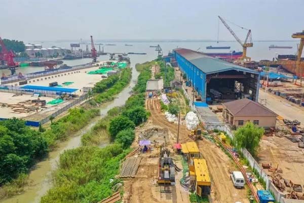 國(guó)內(nèi)過江電纜在靖江段成功橫穿長(zhǎng)江【3150米】